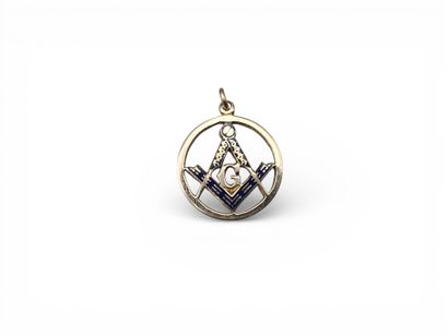 MÉDAILLE circulaire maçonnique en or jaune...