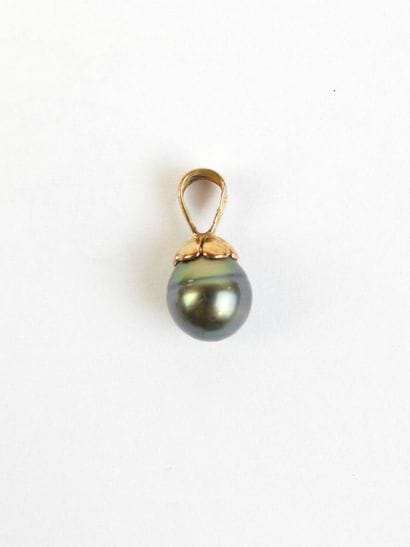 Set of earrings and pendant in 750/1000°...