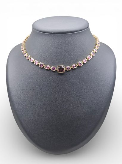 Collier en argent doré 925 millièmes orné...