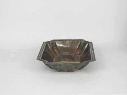 Reunion of a circular serving platter and...