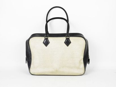 HERMES - Paris. Handbag in feather canvas...