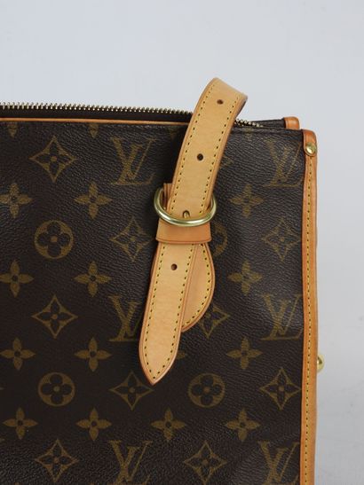 LOUIS VUITTON - Paris. Popincourt handbag...