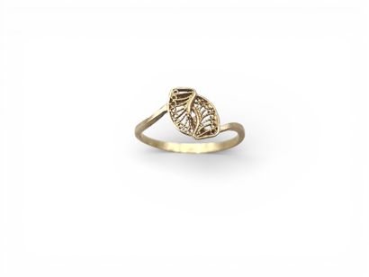 BAGUE mouvementée en or jaune 750 millièmes...
