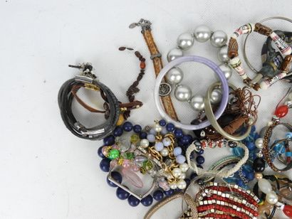COSTUME JEWELRY. Lot including bracelets,...