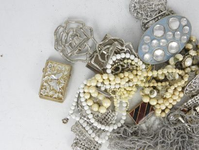 BIJOUX FANTAISIE. Lot comprenant bijoux métal,...
