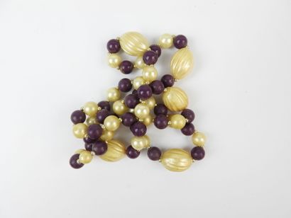 COSTUME JEWELRY. Lot including pearl necklaces...