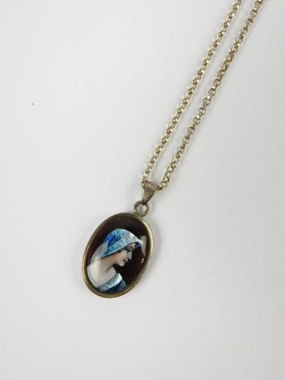 CHAINE en argent 925/1000° et pendentif émail...