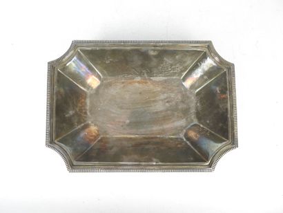 Reunion of a circular serving platter and...