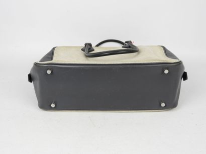 HERMES - Paris. Handbag in feather canvas...