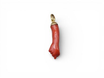 PENDENTIF/CHARM en corail et or jaune 750...