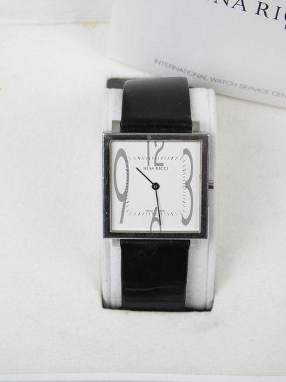 NINA RICCI - Paris. Montre de dame boitier...