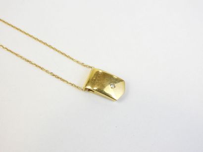 CHAINE et PENDENTIF en or jaune 750/1000°....