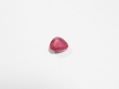 RUBIS sur feuille. 4,83 ct (traité).