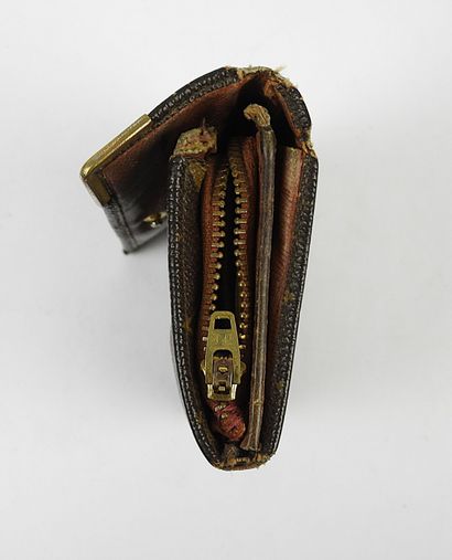 LOUIS VUITTON - Paris. Monogram canvas purse....