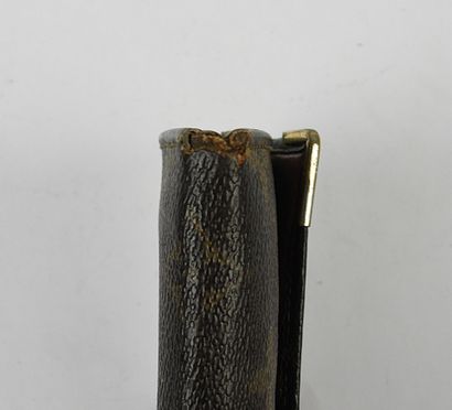 LOUIS VUITTON - Paris. Monogram canvas purse....