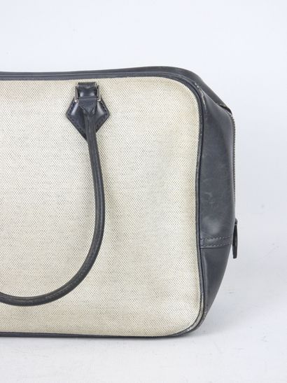 HERMES - Paris. Handbag in feather canvas...
