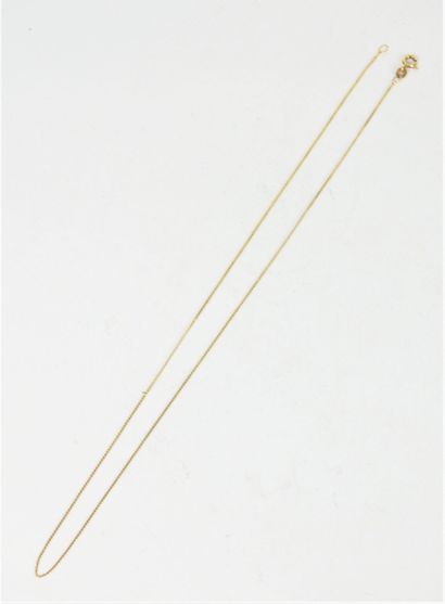 CHAINE fine en or jaune 750/1000°. 1.84 gr....