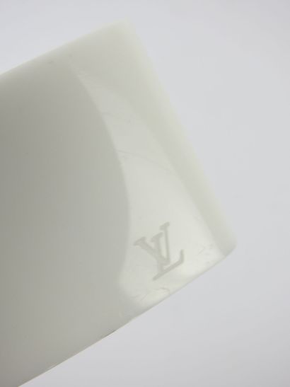 LOUIS VUITTON - Paris. Bracelet manchette...