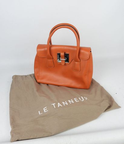 LE TANNEUR. Sac à main Nina en cuir orange....