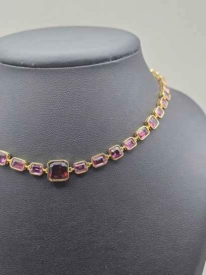 Collier en argent doré 925 millièmes orné...