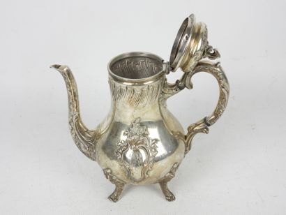 925/1000° silver rocaille-style quadripod...