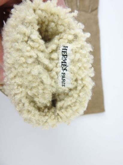 HERMES - Paris. Pair of wool-skin gloves....