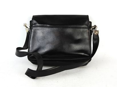 RENOMA - Paris. Black grained leather shoulder...
