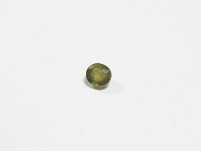SAPHIR sur feuille. 4,52 ct (traité).