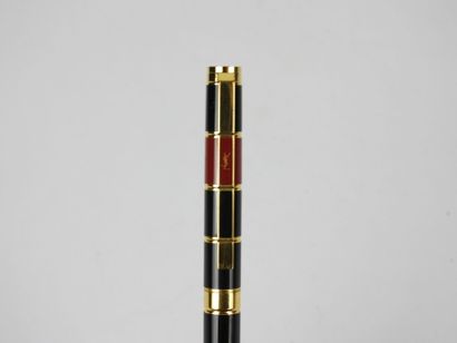 YVES SAINT LAURENT - Paris. Stylo plume en...