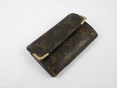 LOUIS VUITTON - Paris. Monogram canvas purse....