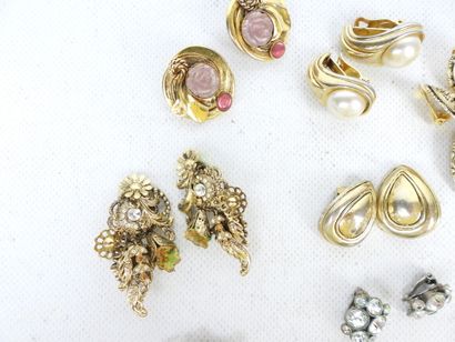 COSTUME JEWELRY. Ten pairs of ear clips....