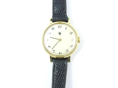 LIP. Montre boitier or jaune 750/1000° et...