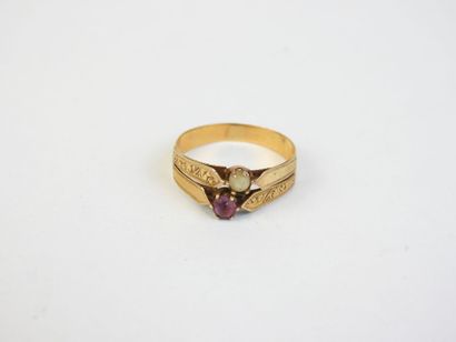 BAGUE en or jaune 750/1000° et pierres de...