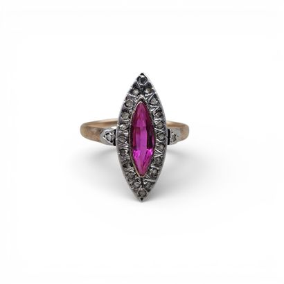 BAGUE VICTORIENNE navette en or jaune 750...