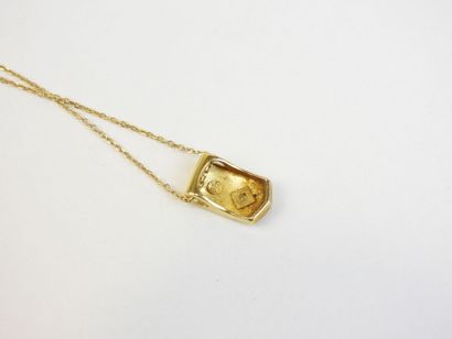 CHAINE et PENDENTIF en or jaune 750/1000°....