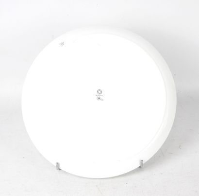 HERMES - Paris. Plat circulaire en porcelaine...