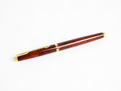 PARKER. Stylo plume avec plume or 750/10000°....