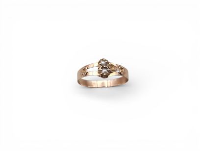 Bague en or jaune 750 millièmes ajouré à...