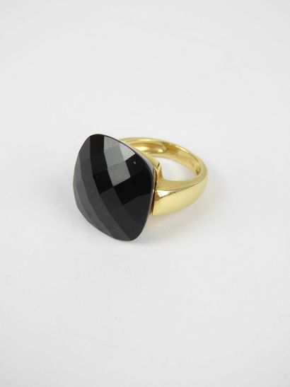 BAGUE or jaune 750/1000° et importante pierre...