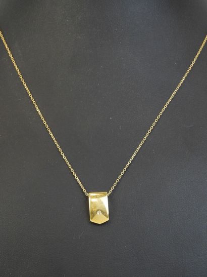 CHAINE et PENDENTIF en or jaune 750/1000°....