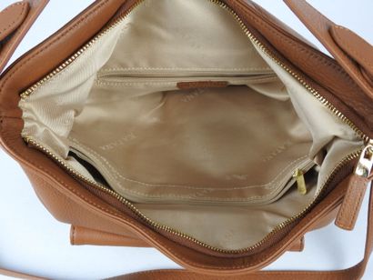 KATANA. Sac bandoulière en cuir de vachette...