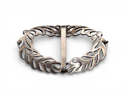 Openwork silver floral CUP adorned with rhinestones.
6.5...