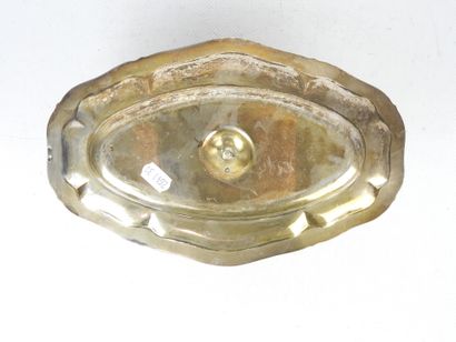 925/1000° silver SAUCIERE with shell decoration....