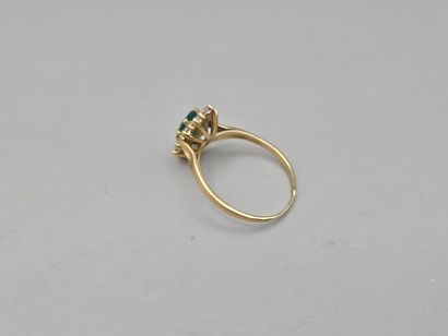 Bague marquise en or jaune 750 millièmes...