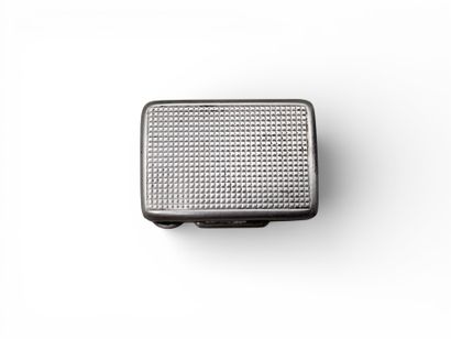 Small rectangular TABATIERE in chased silver...