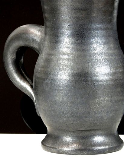 DRILLON (Marc Drillon) 
Matte black pitcher...