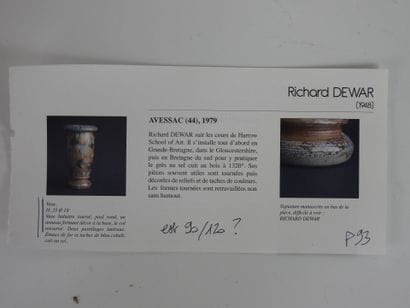 Richard DEWAR (1948) 
Stoneware vase, iron...