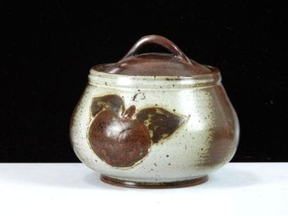 BL - Vallauris.
Covered pot on heel in enameled...