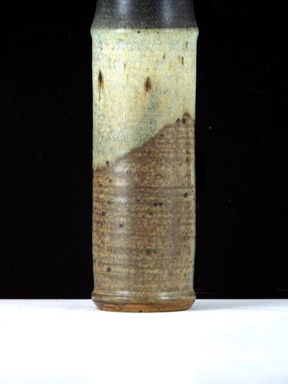 BERENGEVILLE.
Brown, beige and black glazed...