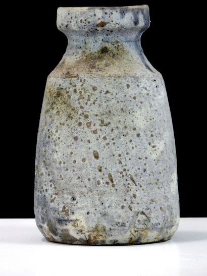 Michel WOHLFAHRT (1949).
Grey stoneware vase.
Signed.
H:...